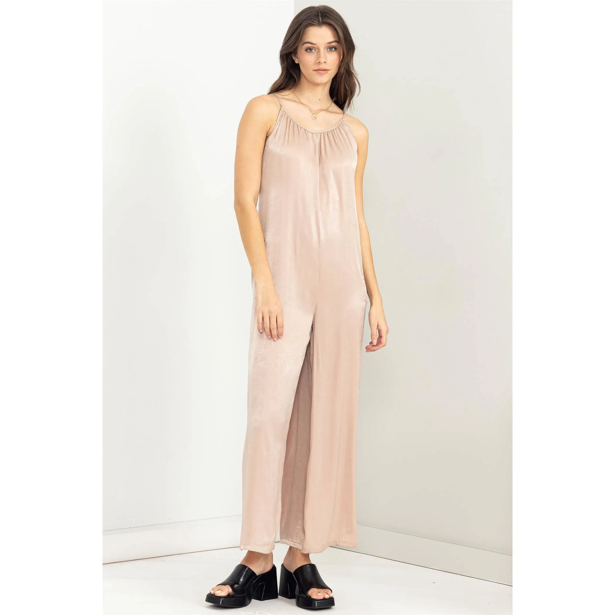 SLEEVELESS RELAXED JUMPSUIT